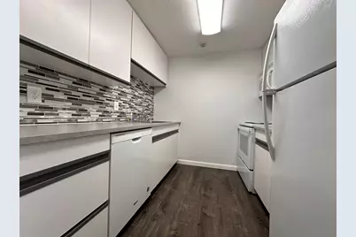 750 Farm Rd #115, Marlborough, MA 01752 - Photo 5