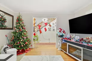 21 Francis Ave, Holyoke, MA 01040 - Photo 7