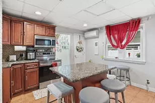 21 Francis Ave, Holyoke, MA 01040 - Photo 13