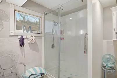 21 Francis Ave, Holyoke, MA 01040 - Photo 17