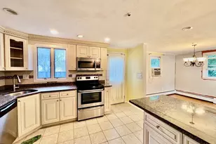 79 Stephanie Cir, Woburn, MA 01801 - Photo 3