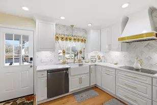 17 Cunniff Ave, Milford, MA 01757 - Photo 5