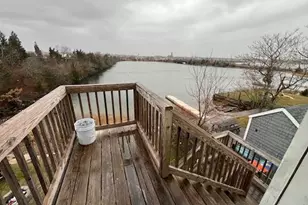 18 Beach St, Fairhaven, MA 02719 - Photo 11