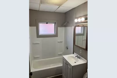 61-63 Dexter St, Springfield, MA 01105 - Photo 9