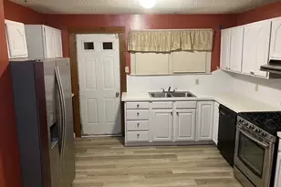 12 Carroll St, Springfield, MA 01108 - Photo 3