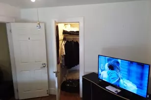 12 Carroll St, Springfield, MA 01108 - Photo 9