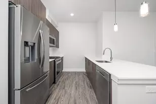 16 Laurel St, Everett, MA 02149 - Photo 3