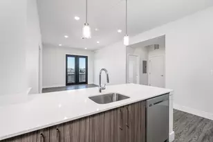 16 Laurel St, Everett, MA 02149 - Photo 7