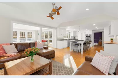 32 Alderbrook Dr, Topsfield, MA 01983 - Photo 5