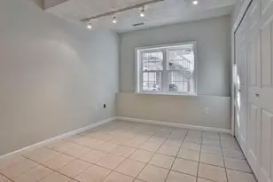 34 Groveland Commons Way, Groveland, MA 01834 - Photo 5