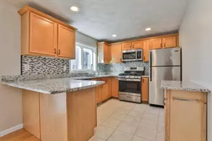 34 Groveland Commons Way, Groveland, MA 01834 - Photo 15