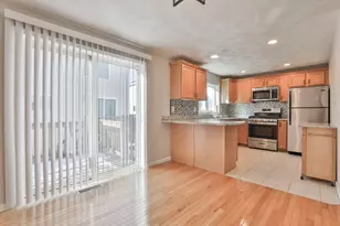 34 Groveland Commons Way, Groveland, MA 01834 - Photo 13