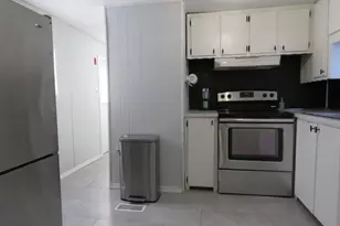 28 Daisy Ave, Taunton, MA 02780 - Photo 9