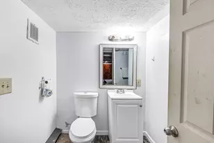 63 Lawton St, Springfield, MA 01109 - Photo 27