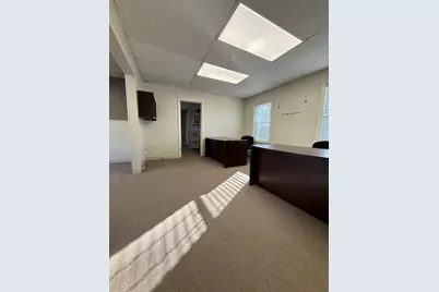 1106 Pleasant Street, Worcester, MA 01602 - Photo 17