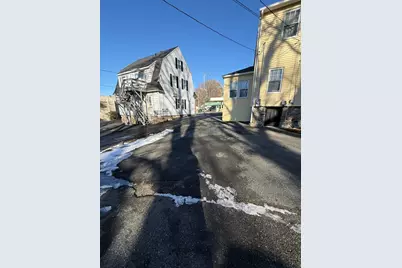 1106 Pleasant Street, Worcester, MA 01602 - Photo 9