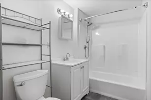 8 Delaware St, Worcester, MA 01603 - Photo 13