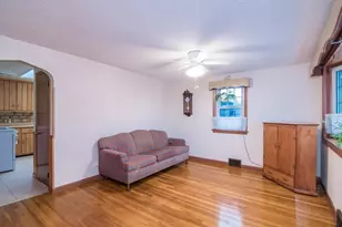 17 Randall St, Chicopee, MA 01013 - Photo 9