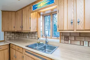 17 Randall St, Chicopee, MA 01013 - Photo 11