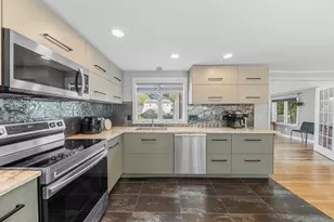 9 Oak Dr, Plainville, MA 02762 - Photo 7