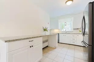 279 S Main St, Hopedale, MA 01747 - Photo 9