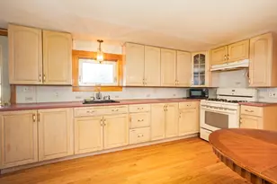 64 Rose Point Ave, Wareham, MA 02576 - Photo 7