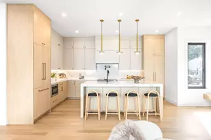 1597 Centre St, Newton, MA 02461 - Photo 7