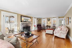 257 High St, Reading, MA 01867 - Photo 7