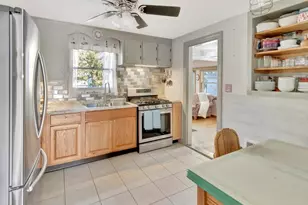 35 H St, Hull, MA 02045 - Photo 19