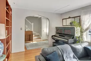 35 H St, Hull, MA 02045 - Photo 11