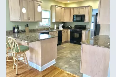 37 R Street Winter Rental #nov to june, Hull, MA 02045 - Photo 1