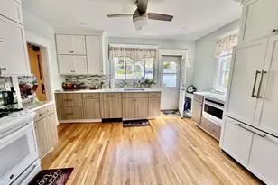 11 Mayflower Rd, Hull, MA 02045 - Photo 11