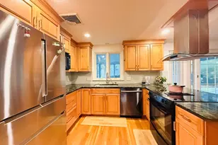 37 Wildon Rd, Wellesley, MA 02482 - Photo 9