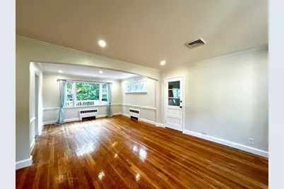 92 Woodcliff Rd, Brookline, MA 02467 - Photo 9