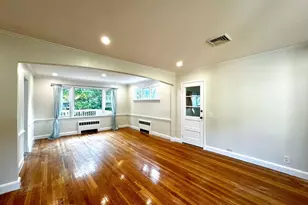 92 Woodcliff Rd, Brookline, MA 02467 - Photo 9