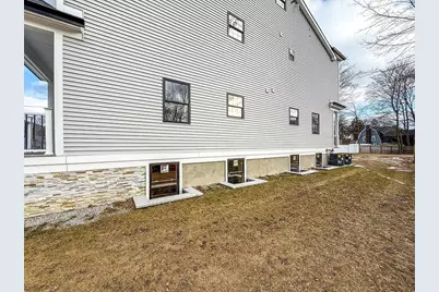 92 Winthrop St, Framingham, MA 01702 - Photo 3