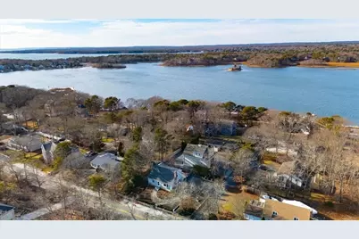 197 Monomoscoy Rd, Mashpee, MA 02649 - Photo 3