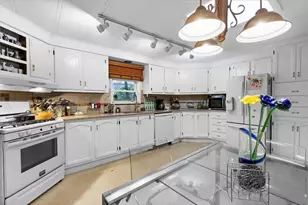 16 Liberty St, West Bridgewater, MA 02379 - Photo 13