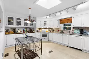 16 Liberty St, West Bridgewater, MA 02379 - Photo 11