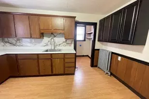 27 Wilcox St, Springfield, MA 01105 - Photo 3