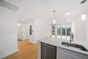 7 Beech St, Cambridge, MA 02140 - Photo 5