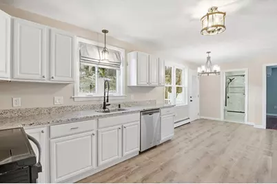 42 Catalpa Cir, Worcester, MA 01603 - Photo 9