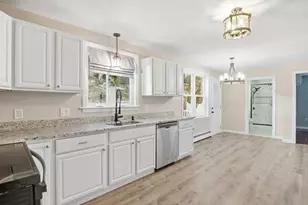 42 Catalpa Cir, Worcester, MA 01603 - Photo 9