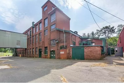 35 Lower Grape St, Chicopee, MA 01013 - Photo 3