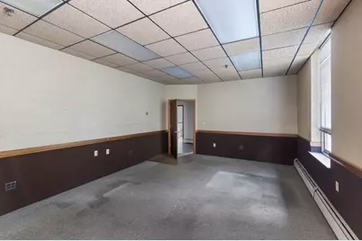 35 Lower Grape St, Chicopee, MA 01013 - Photo 17