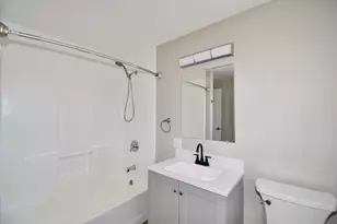 72 Center St, Holyoke, MA 01040 - Photo 11