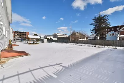 72 Center St #72, Holyoke, MA 01040 - Photo 15