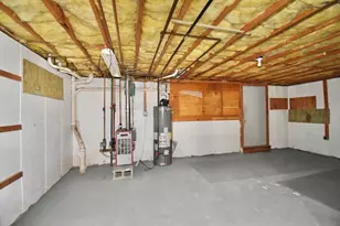 72 Center St, Holyoke, MA 01040 - Photo 13