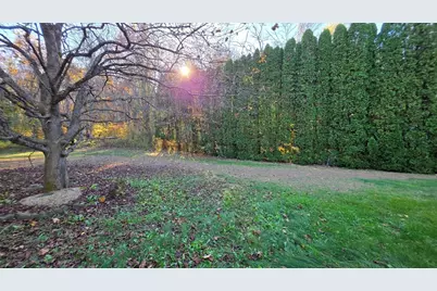 13 E Brookfield Rd, North Brookfield, MA 01535 - Photo 7