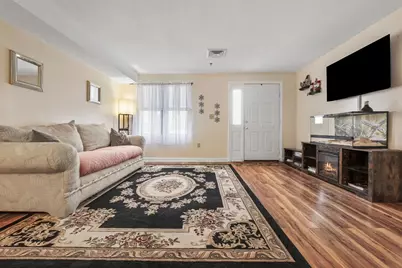 33 Maplewood Avenue #16, Gloucester, MA 01930 - Photo 3